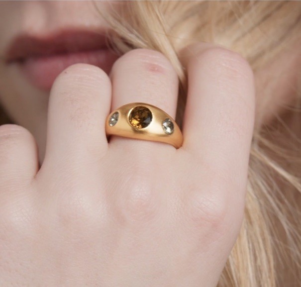 Brand New. $125 Julie Vos Rainbow Blue Twilight Signer Ring