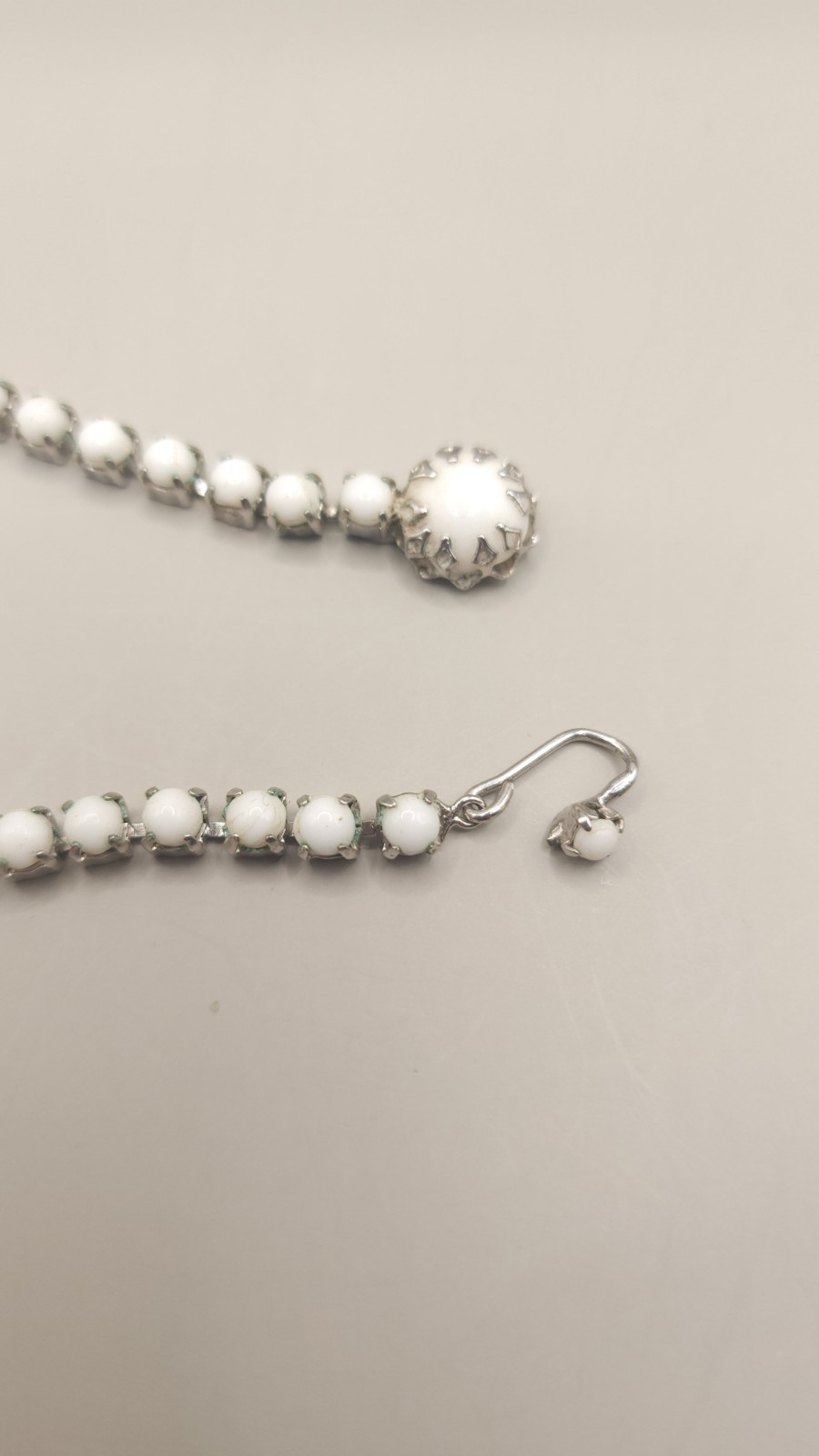 Vintage Weiss White Milk Glass Cabochon Choker Necklace 15″ Silver Tone 1950s