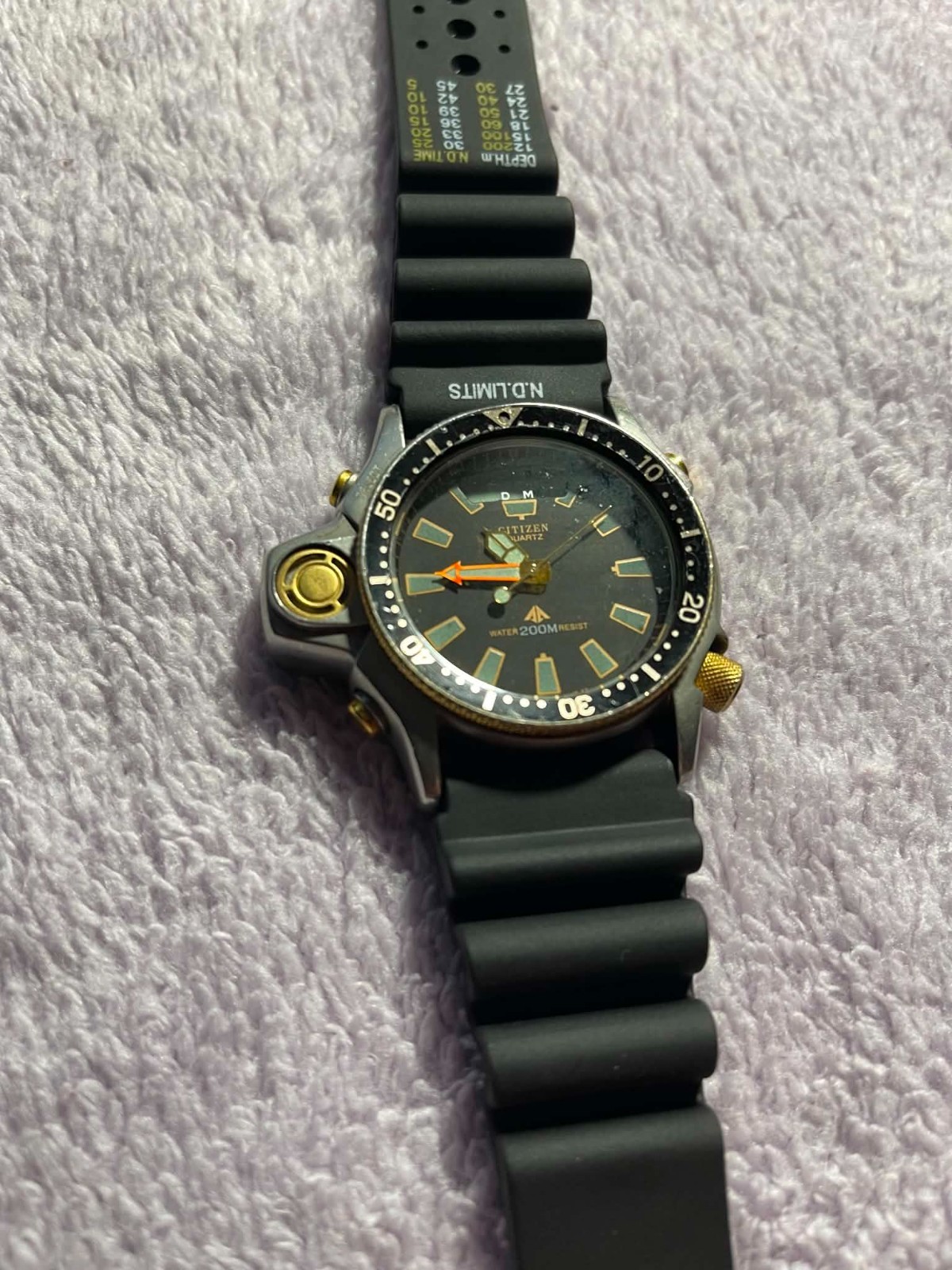 PARTS ONLY Vintage Citizen Aqualand Diver Watch C023-088069 Y