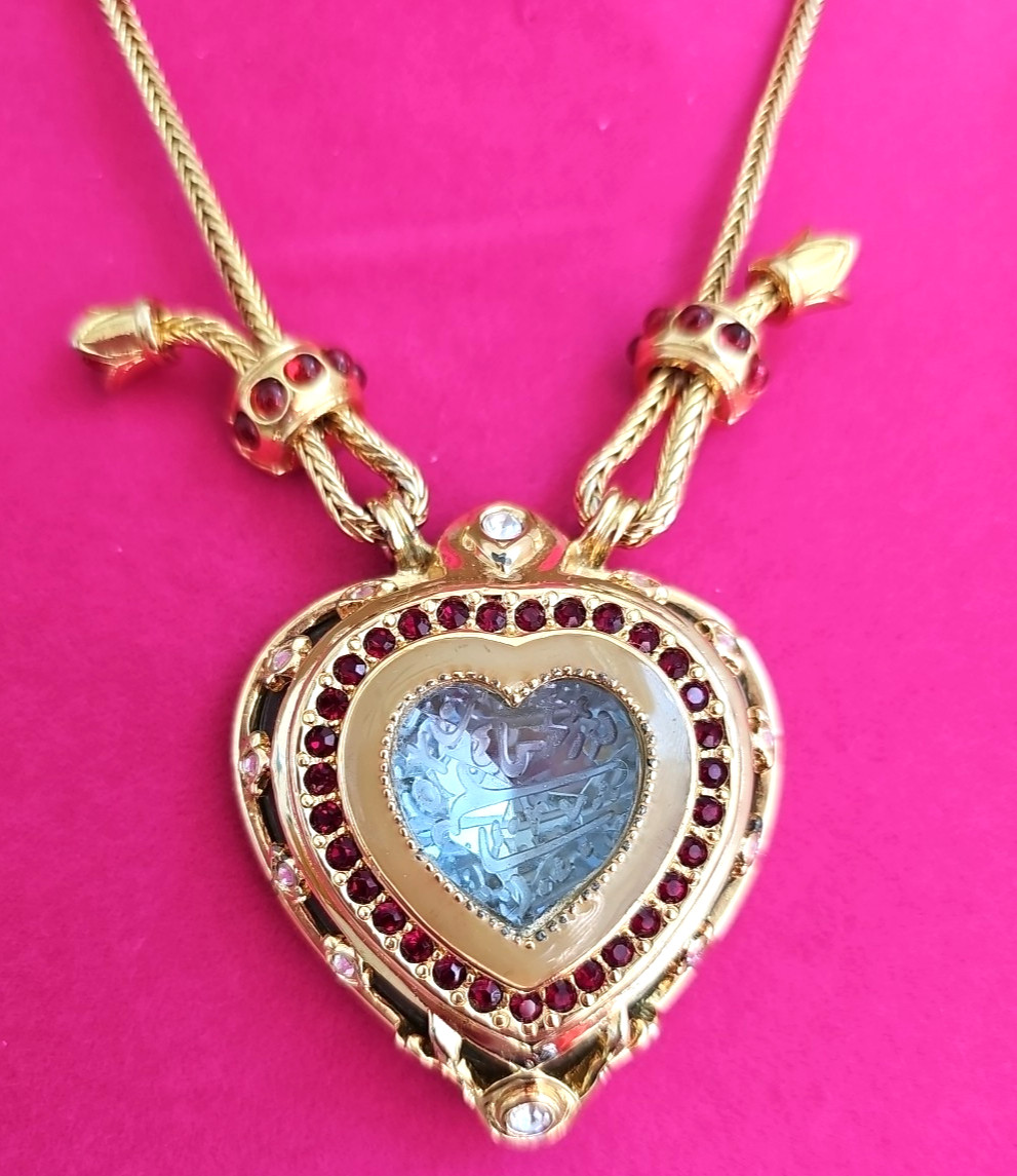 Elizabeth Taylor Avon Shah Jehan Heart Necklace Pendant Taj Mahal Margot Robbie
