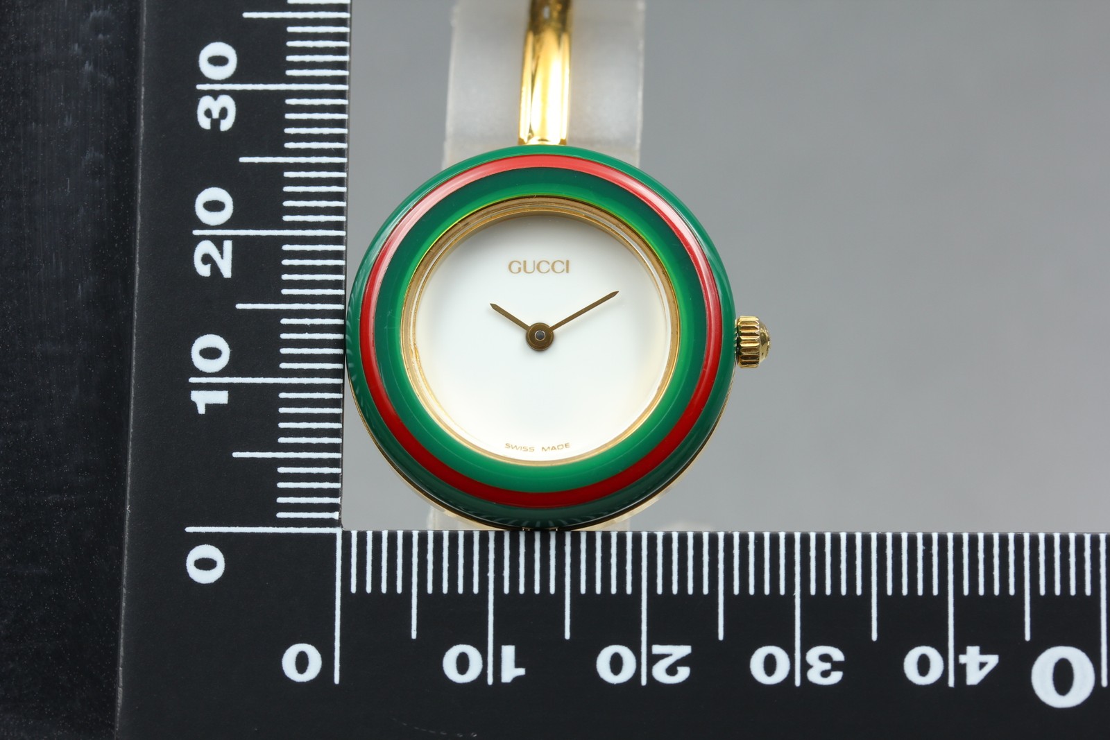 [Near MINT] GUCCI 11/12.2 Change Bezel 12 Colors Ladies Quartz Watch From JAPAN