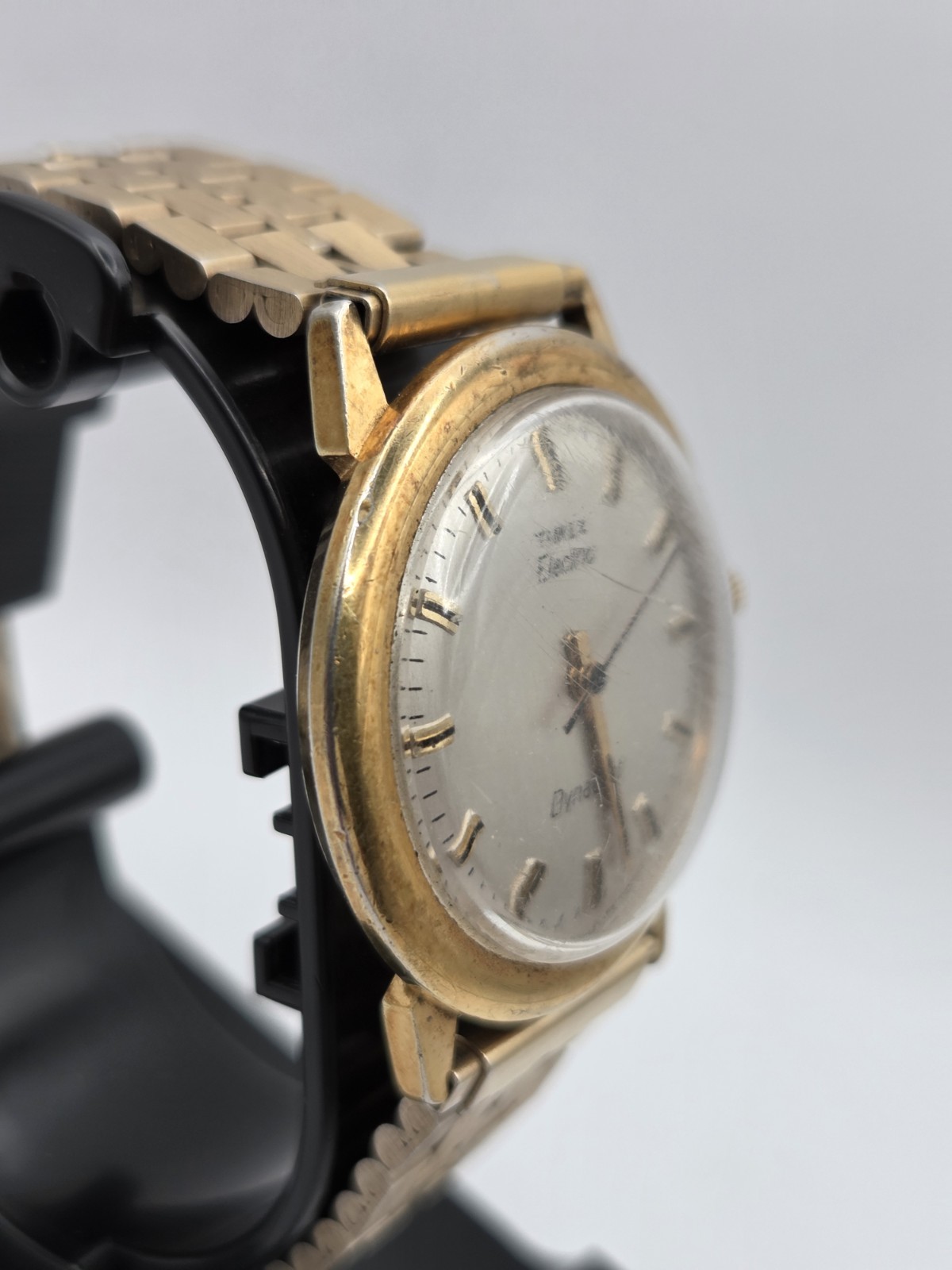VINTAGE RUNNING TIMEX ELECTRIC DYNABEAT 36mm WATCH GOLD TONE BRUSHED SILVER DIAL