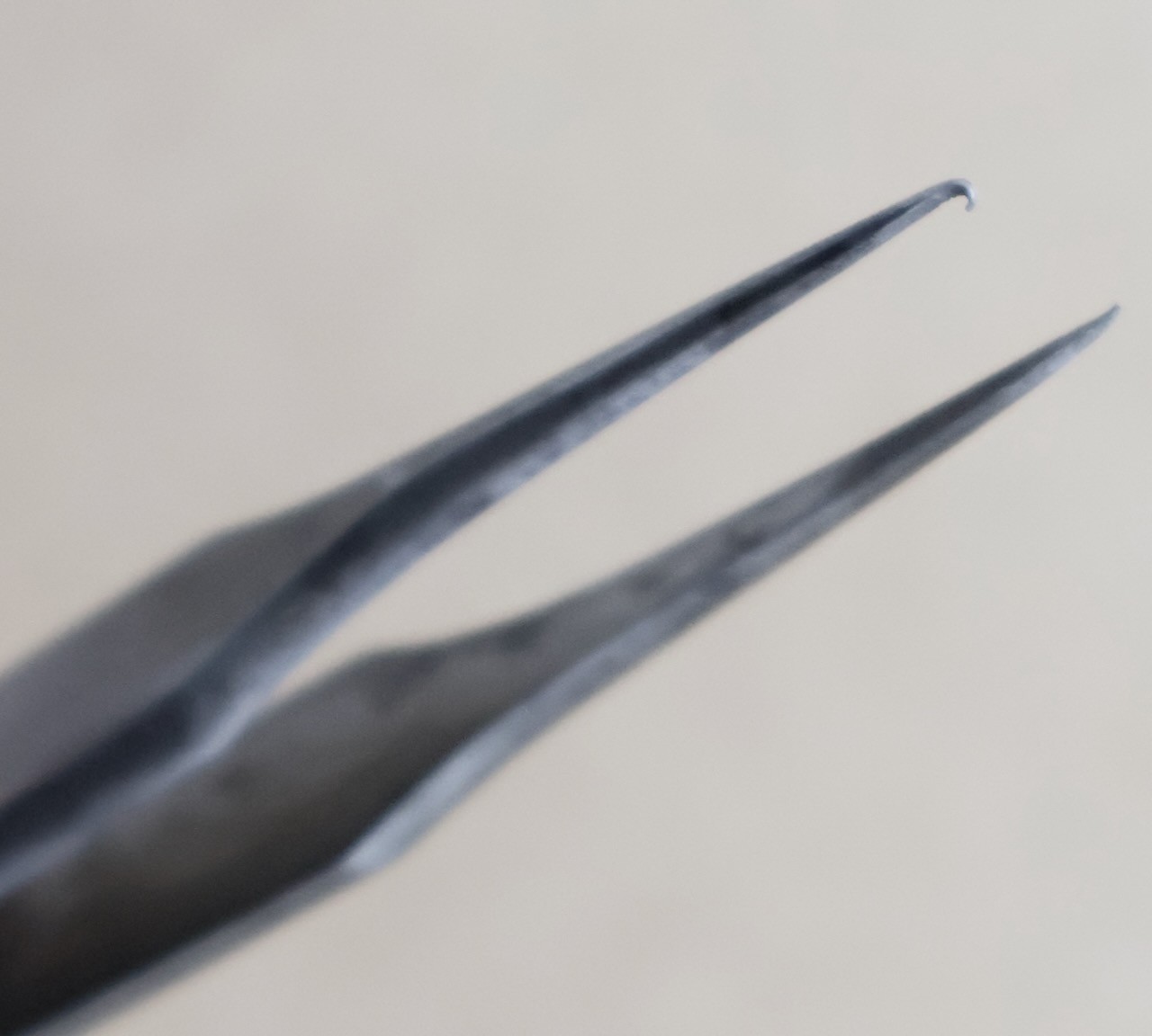 2 Pr. of Tweezers: Tanic No. 5/AT + duMont Fils No. 4 / Switzerland / MT Tools