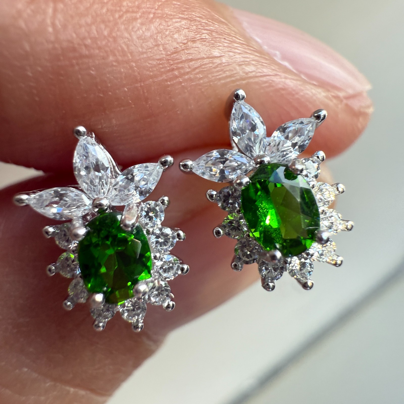 925 Sterling Silver Earrings 4x3mm Natural Diopside Gemstone Zircon Flower Stud