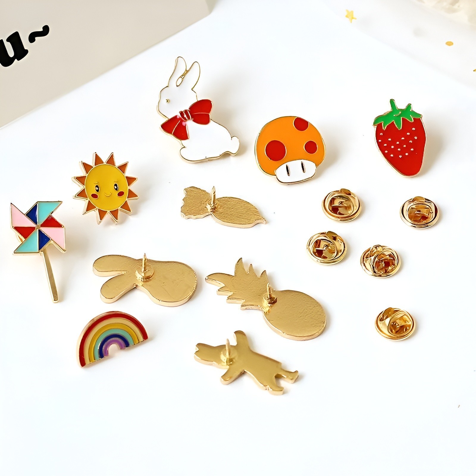 10-50pcs Random Enamel Pins Cute Animal Plant Metal Brooch Badges Set Gift