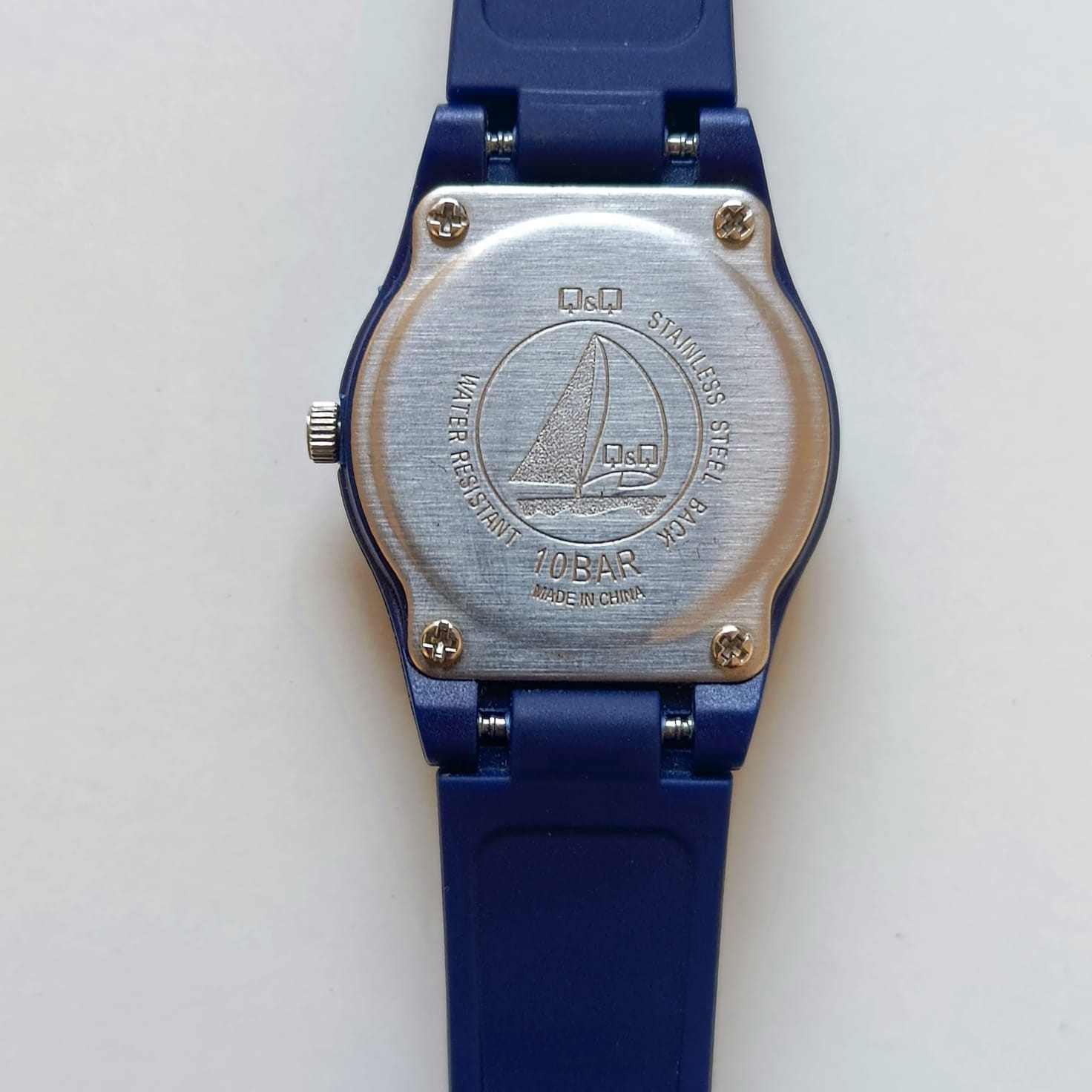 Q&Q Quartz Watch Blue Striped Resin Strap Water Resist 10 Bar Red Buckle VP47-02
