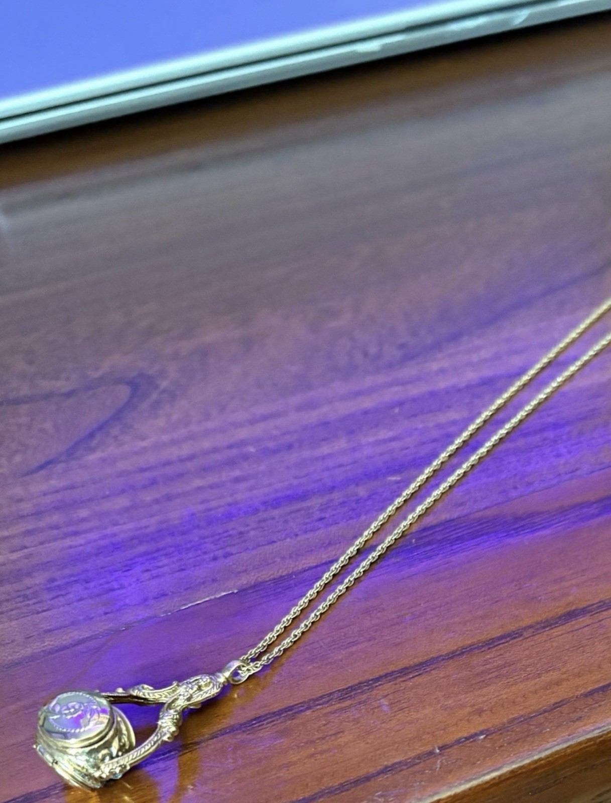 1928 Gold Spinner Floral Locket Pendant Necklace