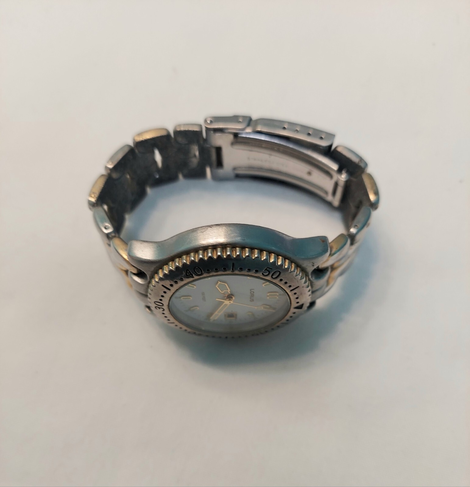 Lorus 100 Feet Water Resistant Men’s Silver Tone Watch