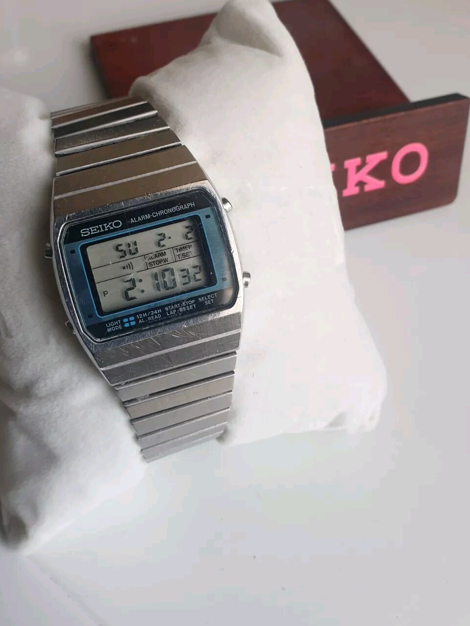 SEIKO QUARTZ A939-5010 ALARM CHRONO DIGITAL LCD DISPLAY VINTAGE.