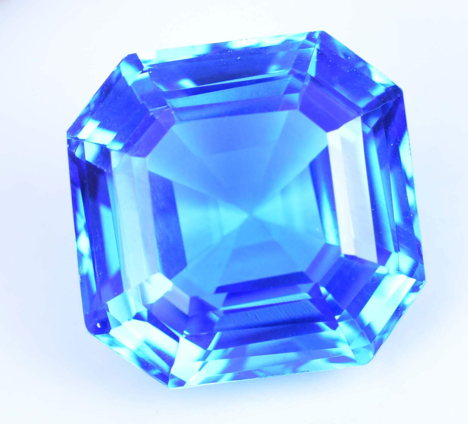 26.15 Ct Natural Rare Lustrous Blue Tanzanite Certified Flawless Loose Gemstone