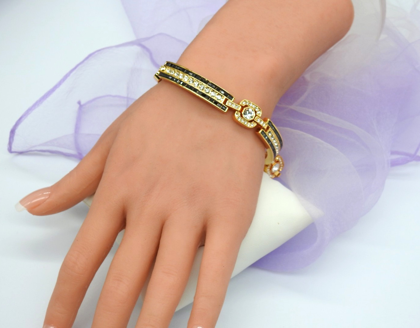 Camrose and Kross Jacqueline Kennedy Swarovski Crystal Link Bracelet New in Box
