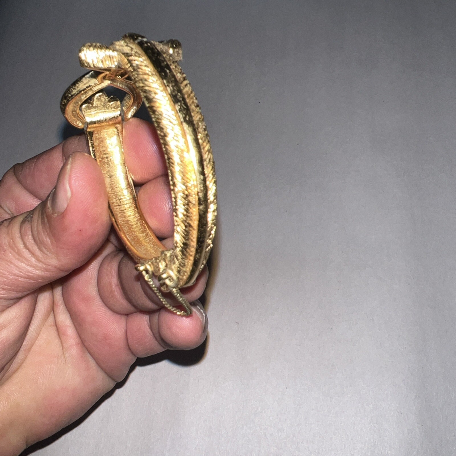 VTG Monet Gold Toned Shiny & Matte Bow Knot Bracelet Signed With Safety Chain
