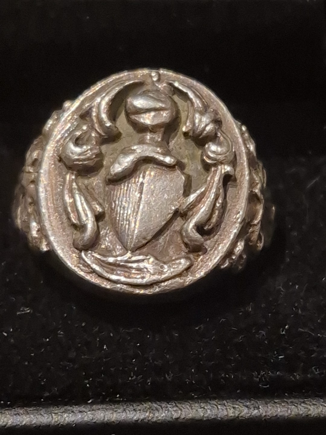 Coat Of Arms Solid Sterling Silver 925 Ring 12g Size S 1/2 XRF TESTED FREE POST.