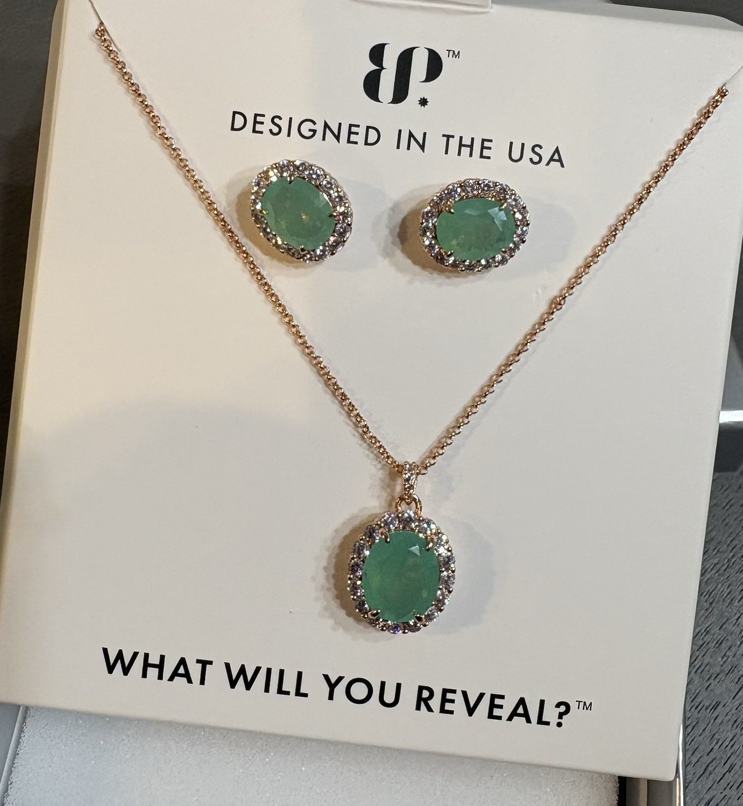 SE89530 The 2424 Set Main Stone: Lab-Created Mint Spinel Rose Gold Plating