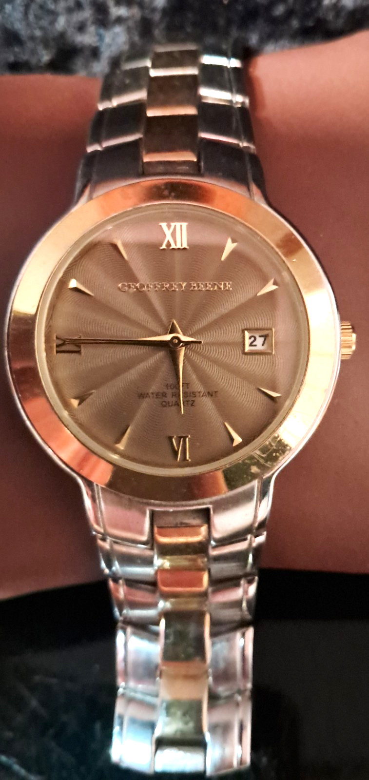 Geoffrey Beene Gold Two-Tone Analog Wristwatch Champagne Dial Pre-Owned