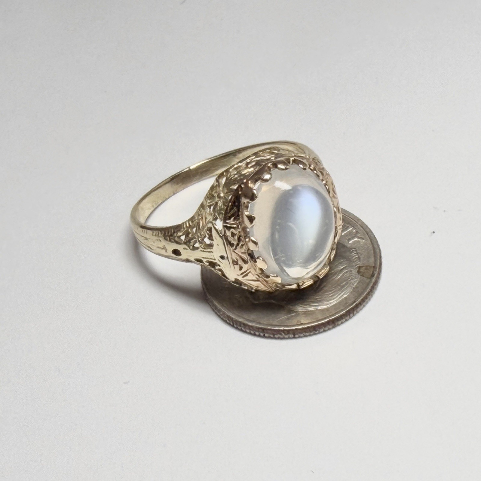 Antique Y Gold 14k Ring Ceylon Blue Flash Moonstone Size 7.5 3.2 Grams