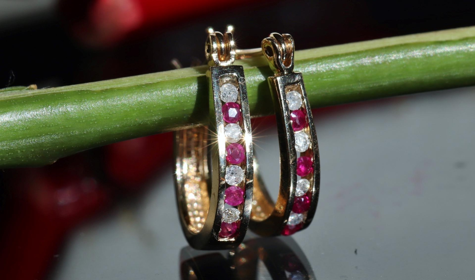 10k yellow gold earrings 0.27ct natural, treated ruby diamond hoop 2.20gr N3634