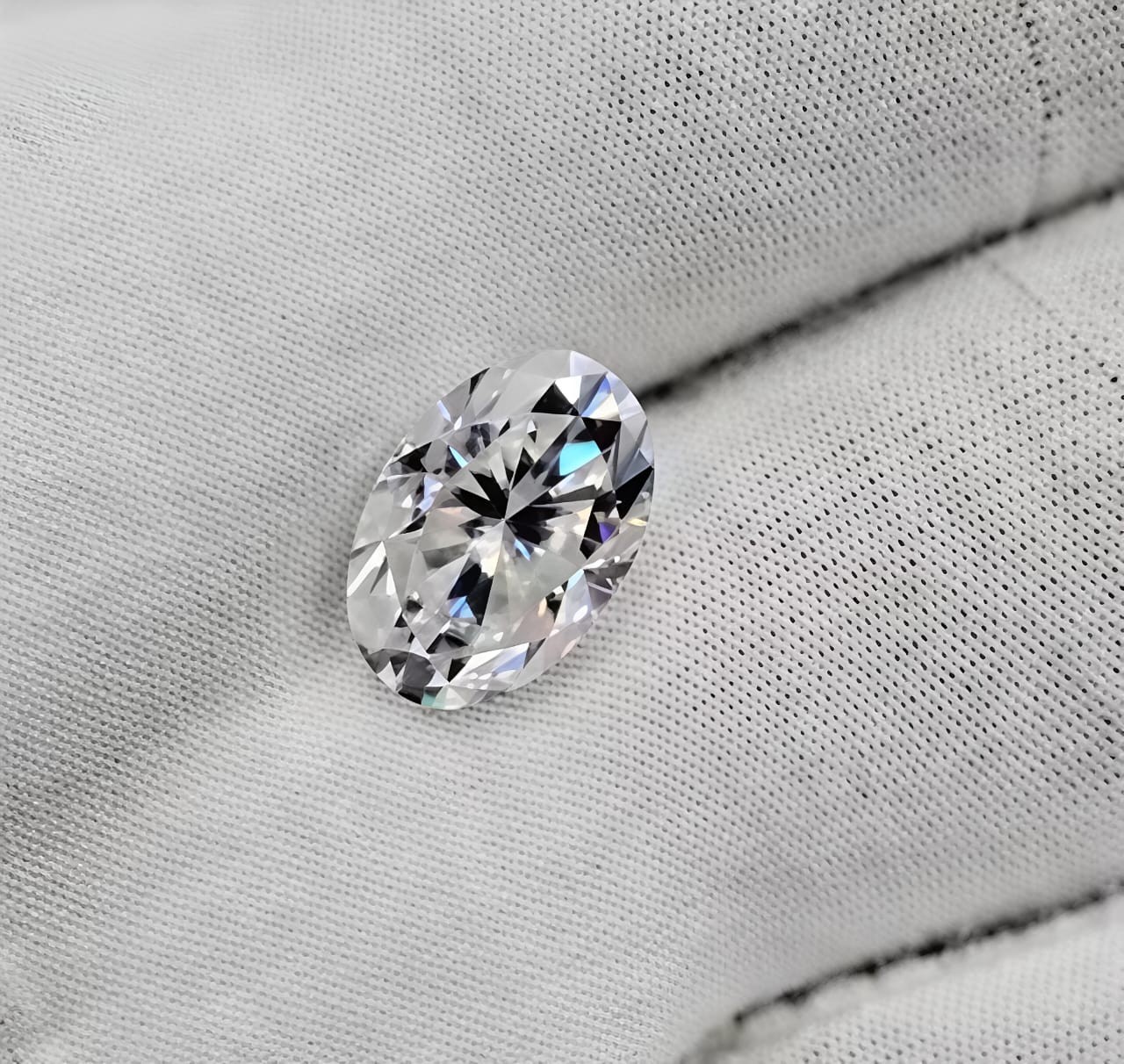 6.40 CT Oval Cut VVS1, D-E Grade Lab Grown Diamond 10×14 mm Gemstone +Gift
