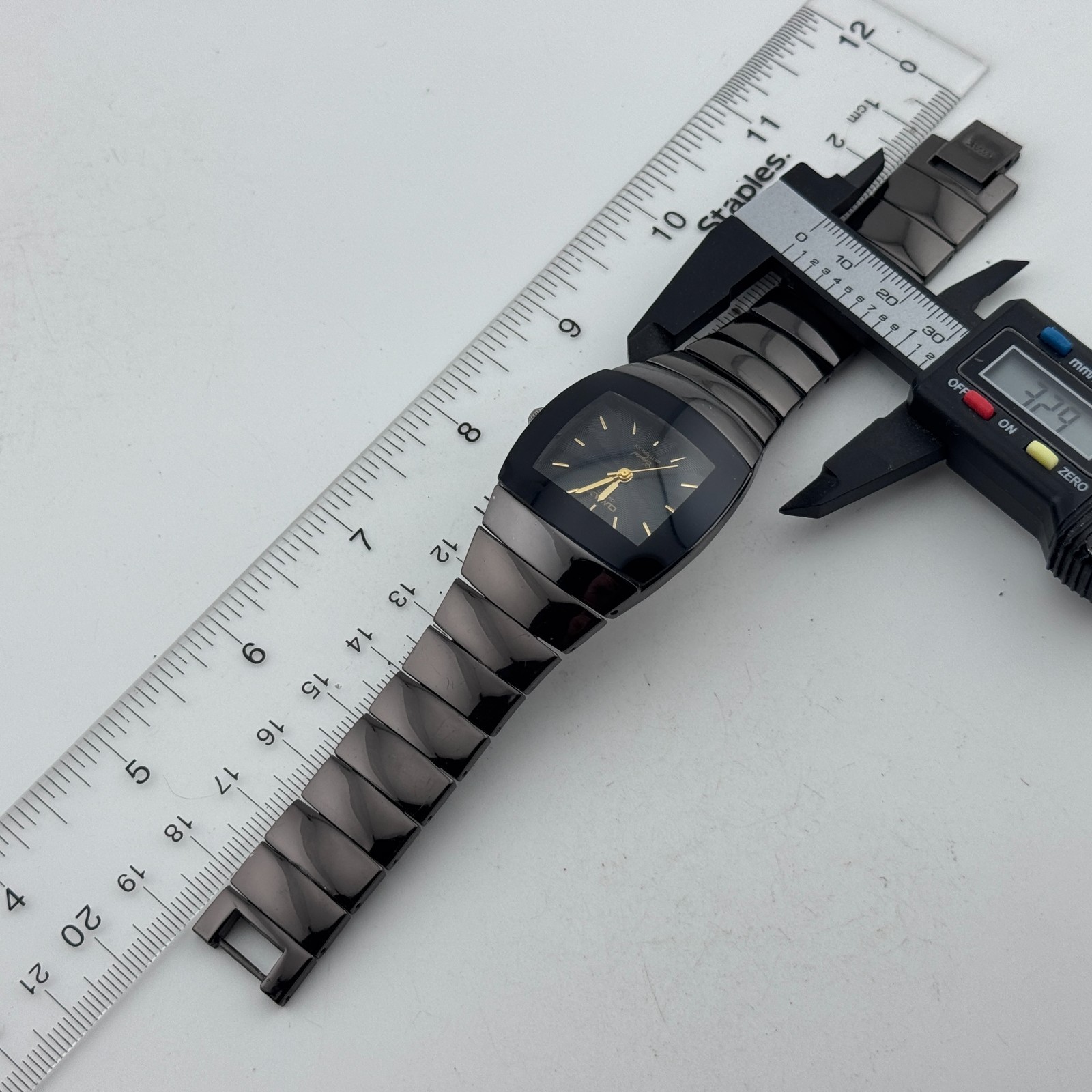 OMAX Crystal Quartz Watch Unisex 33mm Black Barrel Japan Analog New Battery 7″