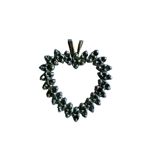 10K Yellow Gold Diamond Love Heart Pendant 2.4g.