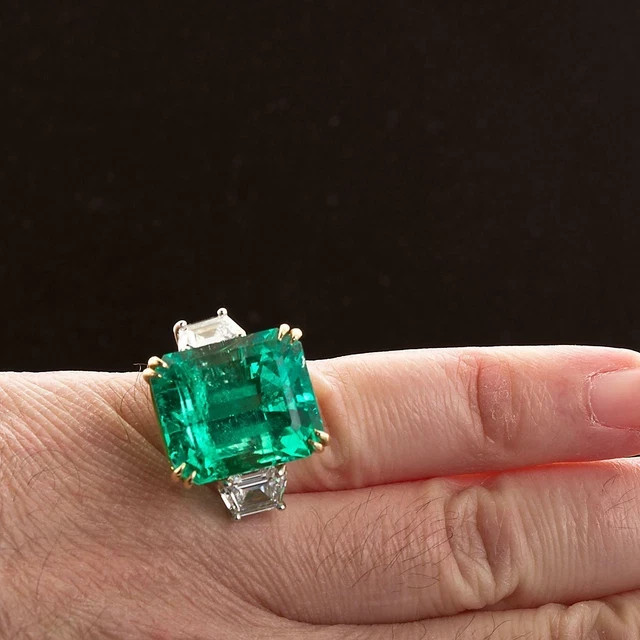 15.Ct Green Emerald Cut Moissanite Stone Engagement Ring 925 Silver 14K Vermeil