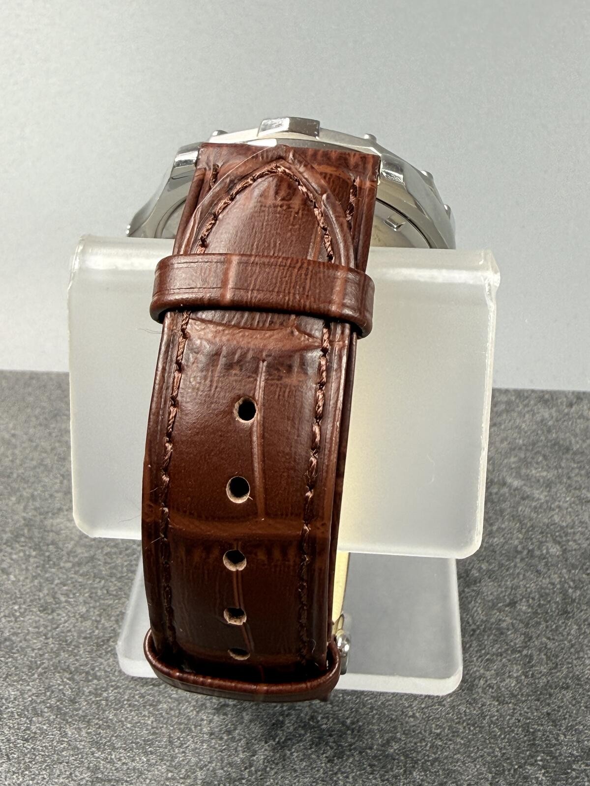 Citizen Gainer Solar-Tech E111-S029155 Date 39mm Men’s Watch New Battery