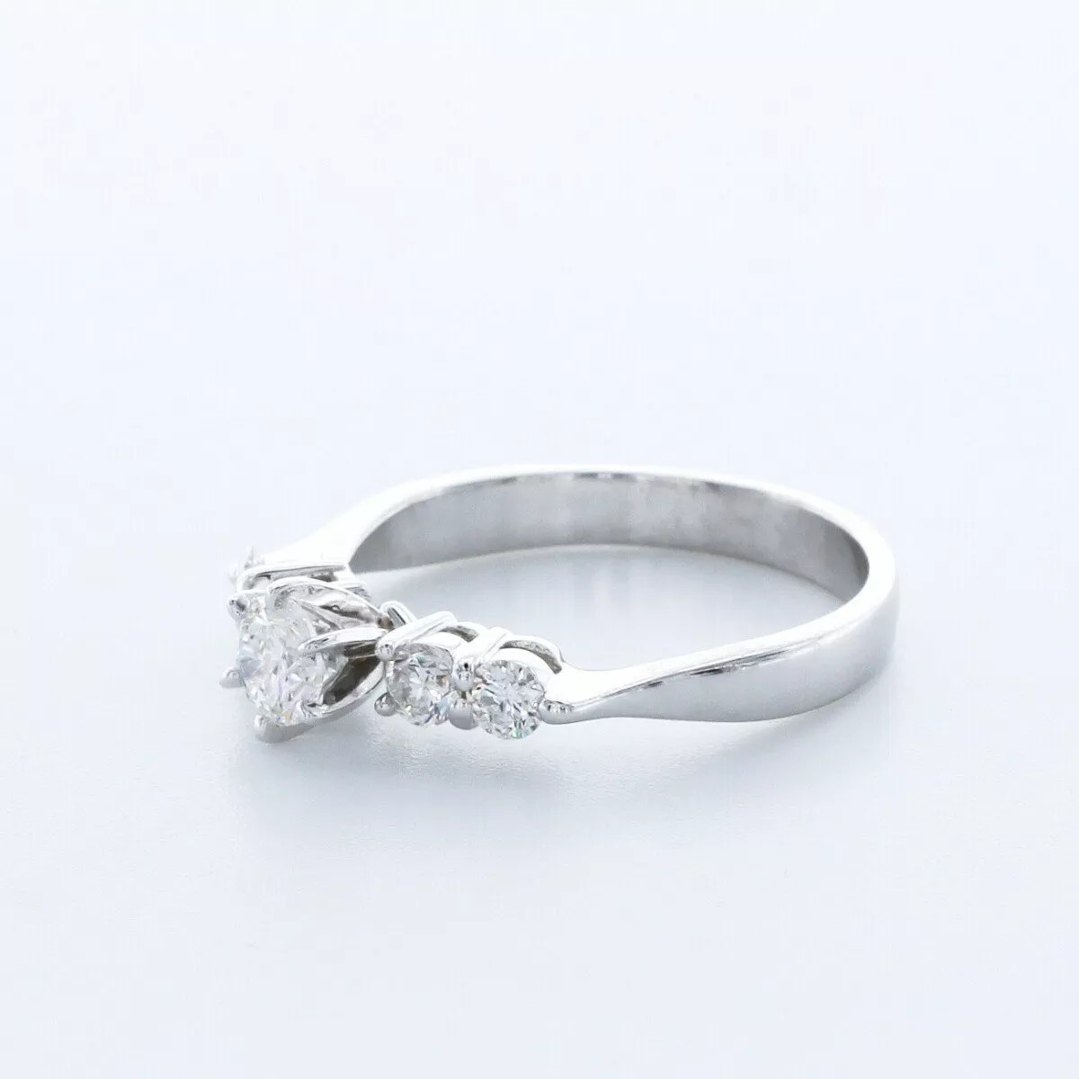Engagement Ring 14K White Gold Classic Round 0.93 Carat Lab-Grown Diamond D VS1