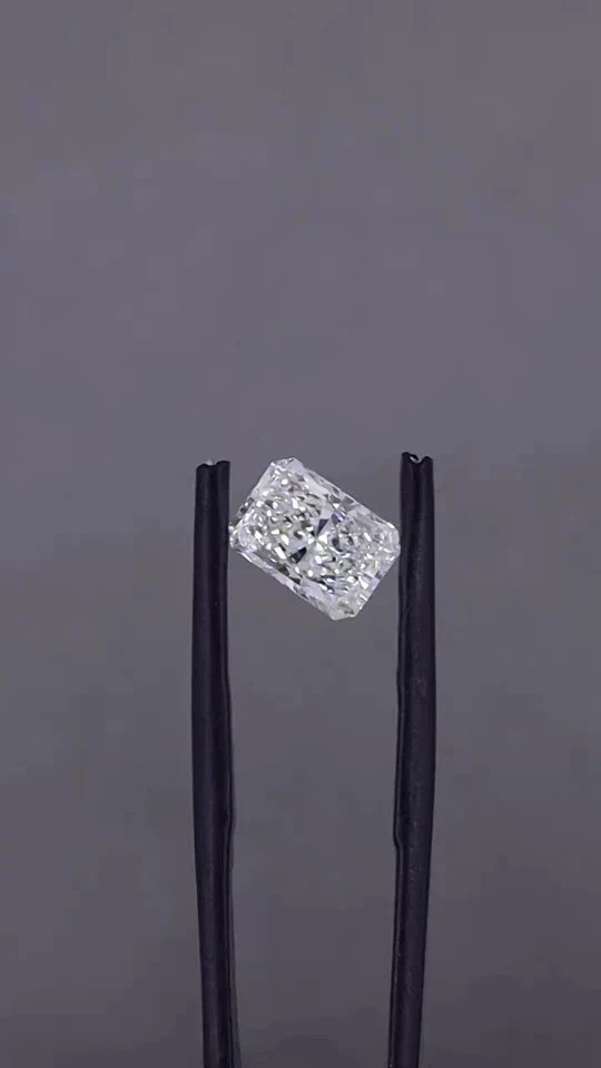 Lab Grown CVD Diamond 1.00 Ct Radiant Cut D Color, VGTL Certified Loose Diamond