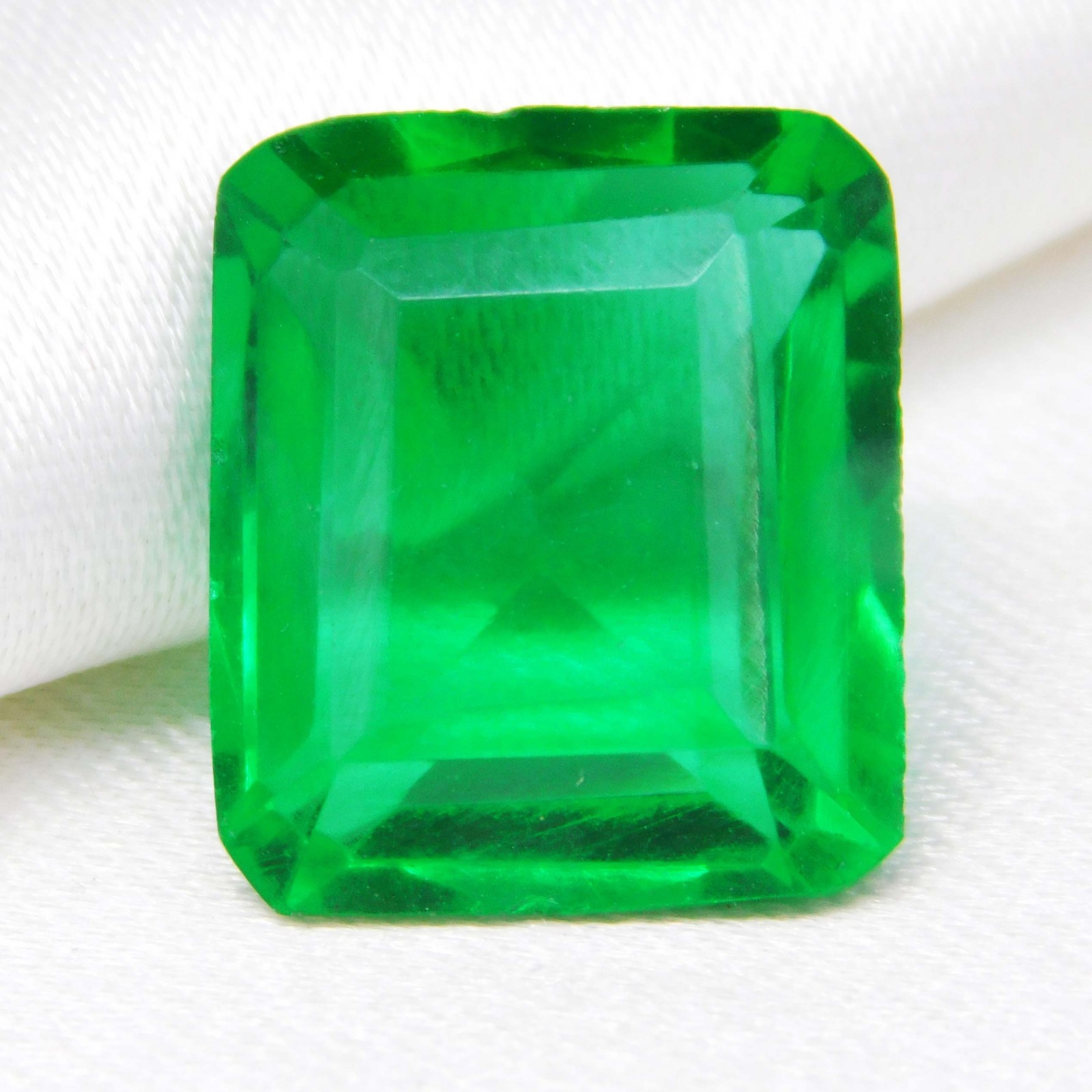 FLAWLESS Green Emerald 11.70 Ct Octagon Certified Loose Gemstone