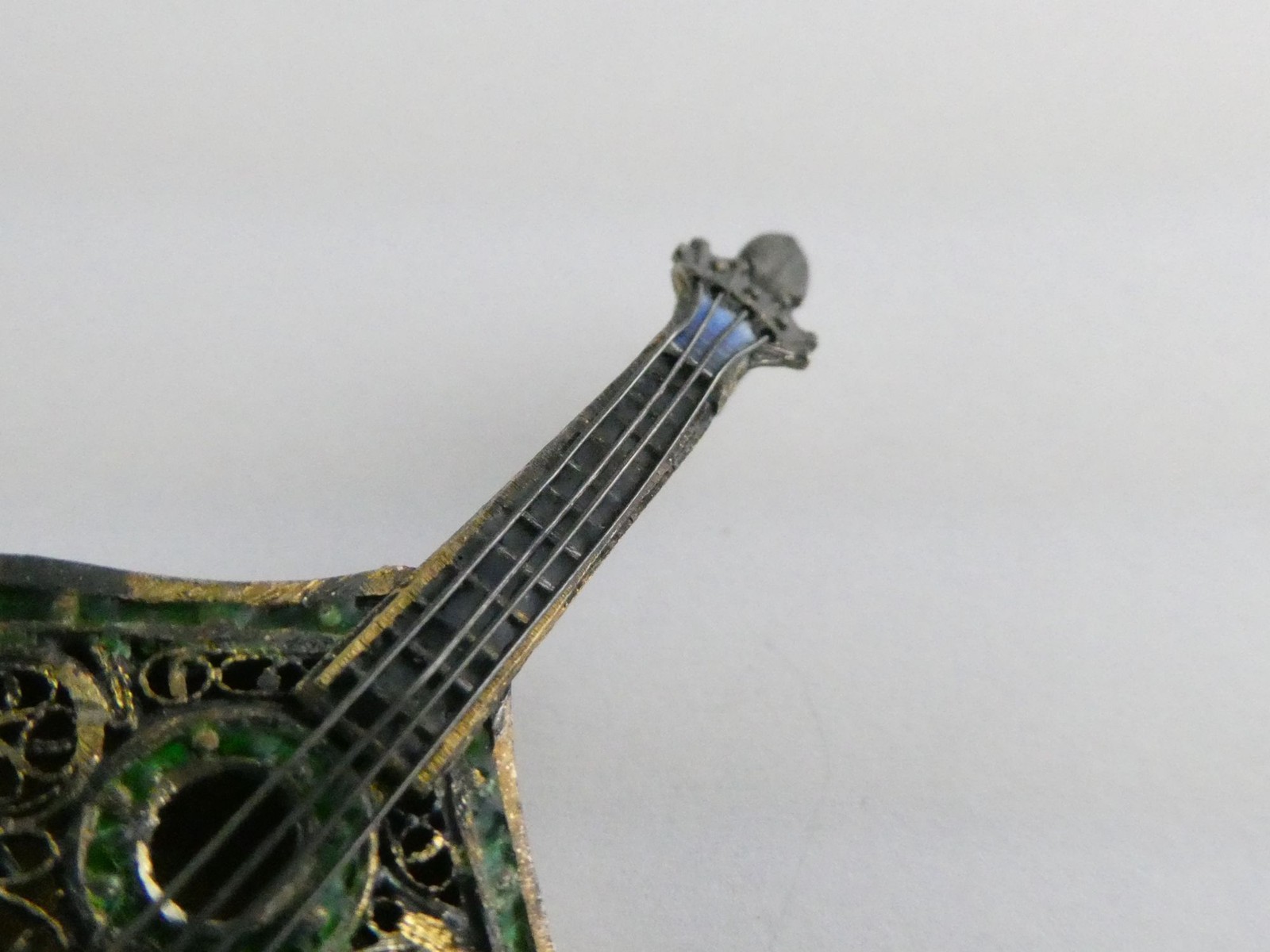 Vintage Sterling Silver Enamel Filigree Guitar Brooch Rosas de Portugal 6g 2 In
