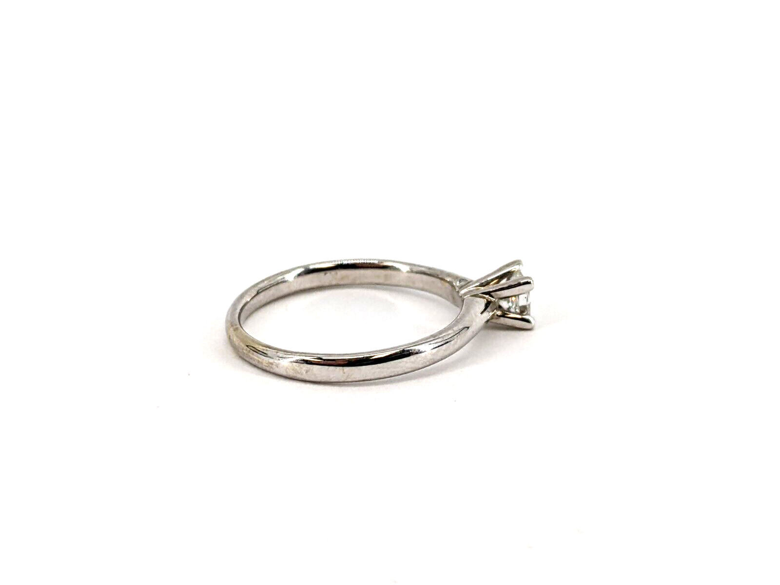 14KT White Gold 2.27g Single Diamond Ring Size 7, 0.27cttw