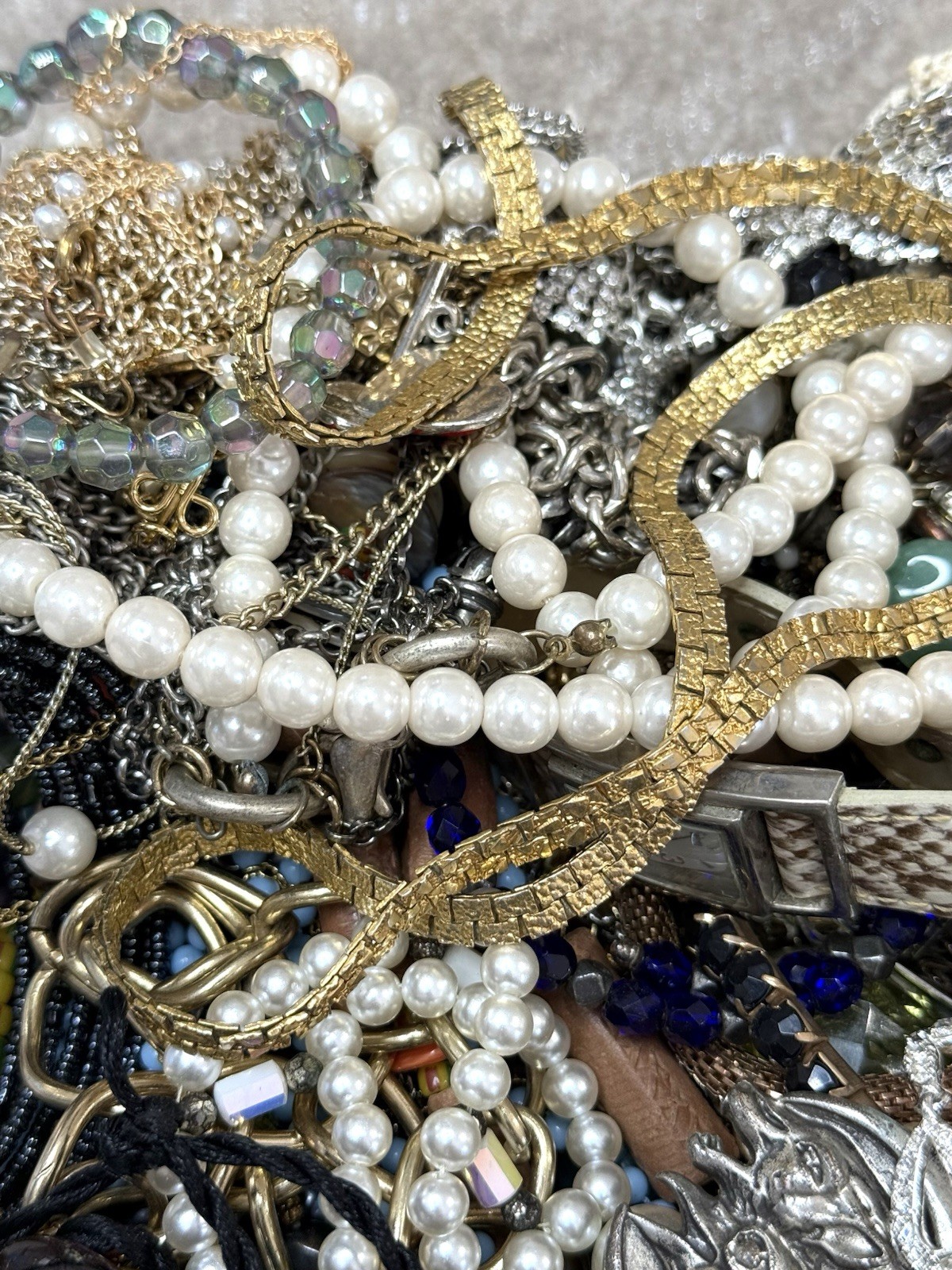 10 Lb Vintage – Now Costume Jewelry Lot 2 Harvest Repair Junk MOST ARE WEARABLE