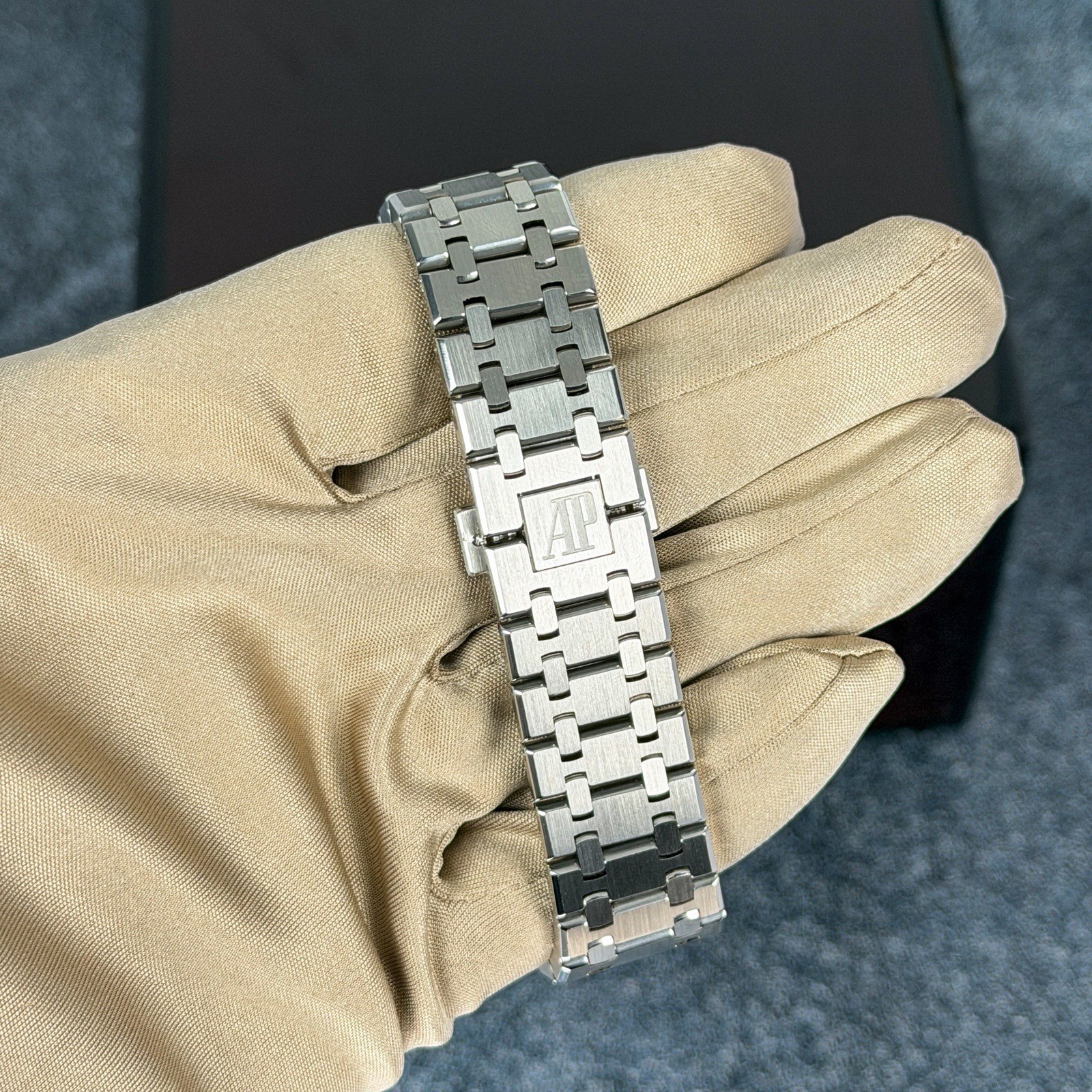 Audemars Piguet Royal Oak Men’s Black Watch – 15400ST Full Set All Links