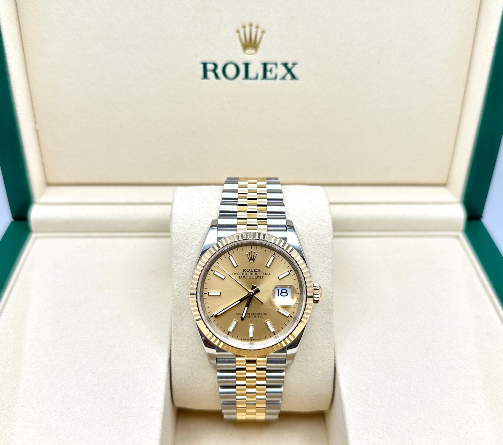 2025 Rolex Datejust 126233 36mm Champagne Dial 18K Gold Steel Box Paper Jubilee
