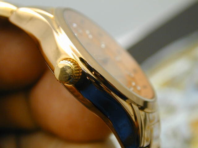 ARMITRON NOW ROSE GOLD TONE RUNS PEFECT IN FINE CONDITION AS PICTURED 39 X 32 MM