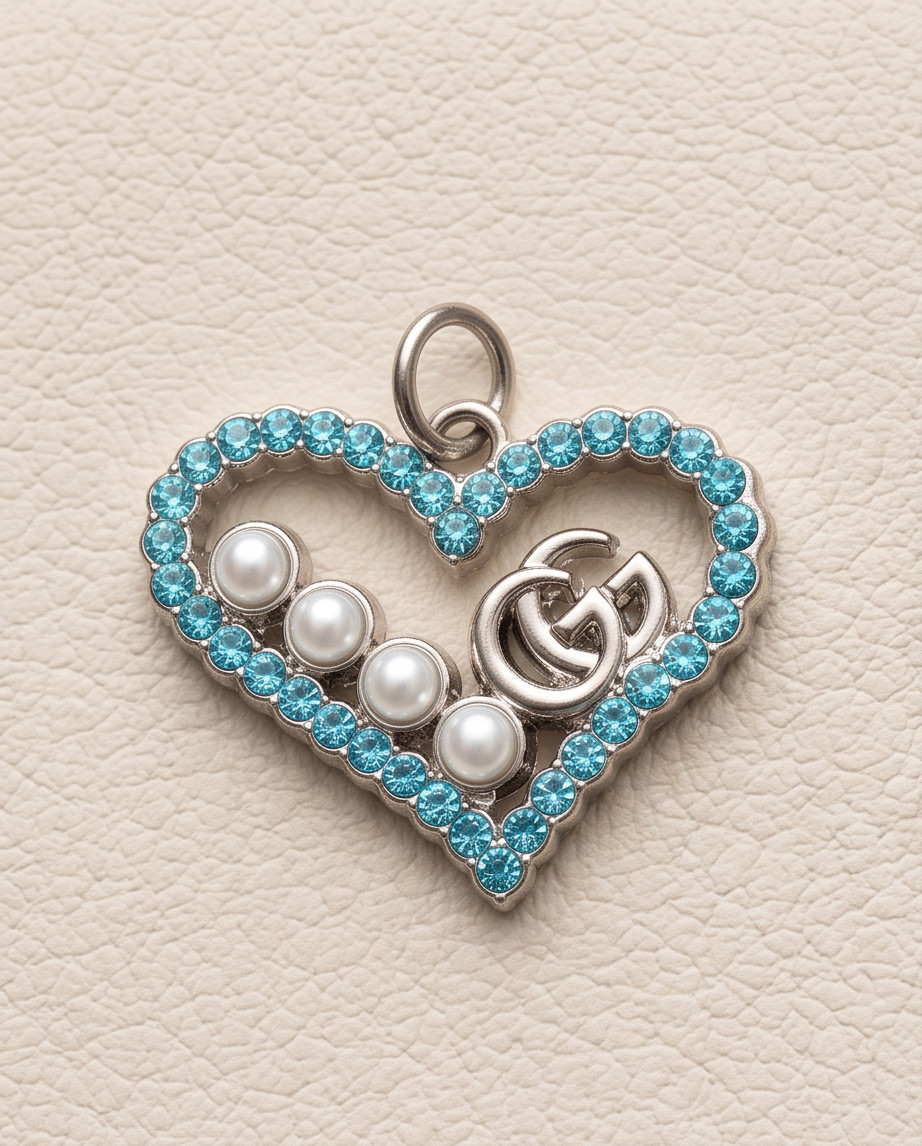 vtg Gucci Pendant silver /Pearls zipper pull 1,2 inch Stamped hearts blue