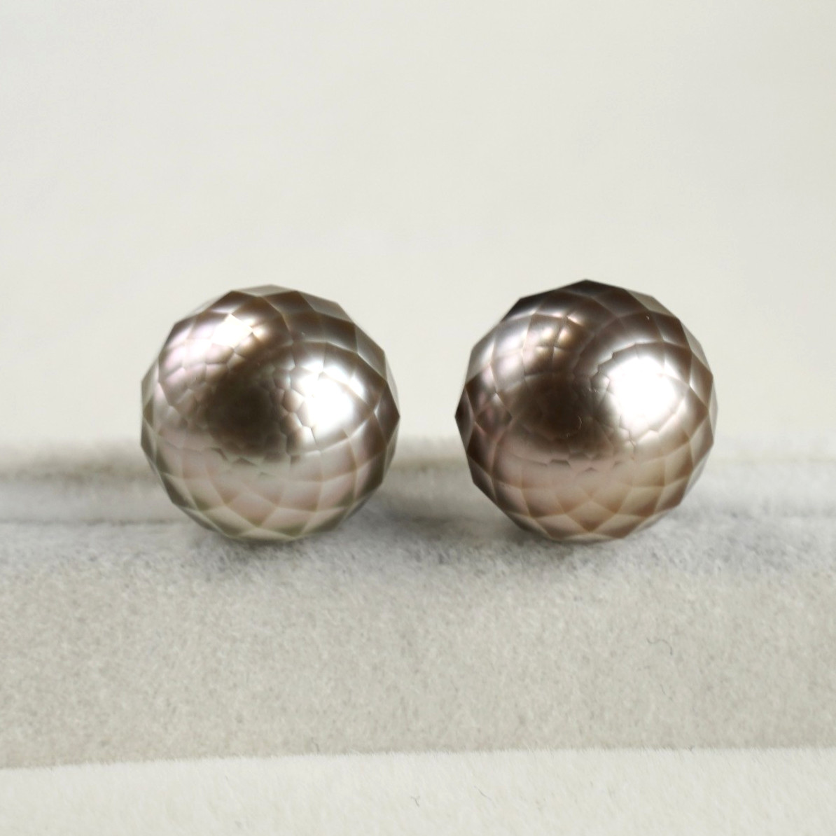Faceted Big 10.1mm Round Gray Tahitian Pearl Stud Earrings 18k Solid White Gold