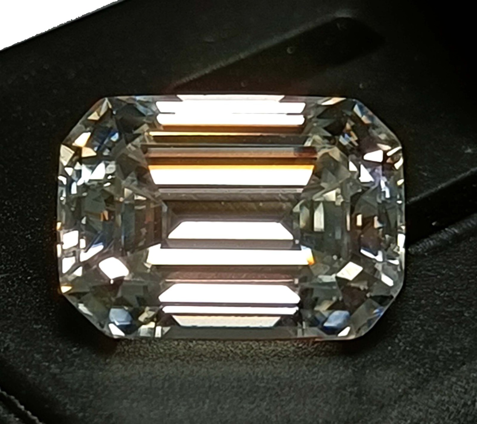 VSSI White Diamond ‘D’ Color 2.4 Ct VVS1 Loose Emerald Cut IGL Loose Gems 5AJU