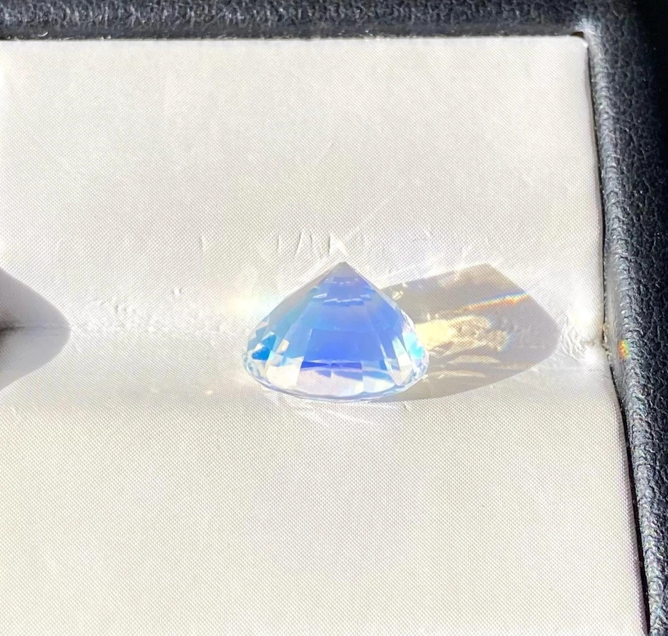 Oval Cut Natural Rainbow Color Moonstone 5 Carat Certified Loose Gemstone