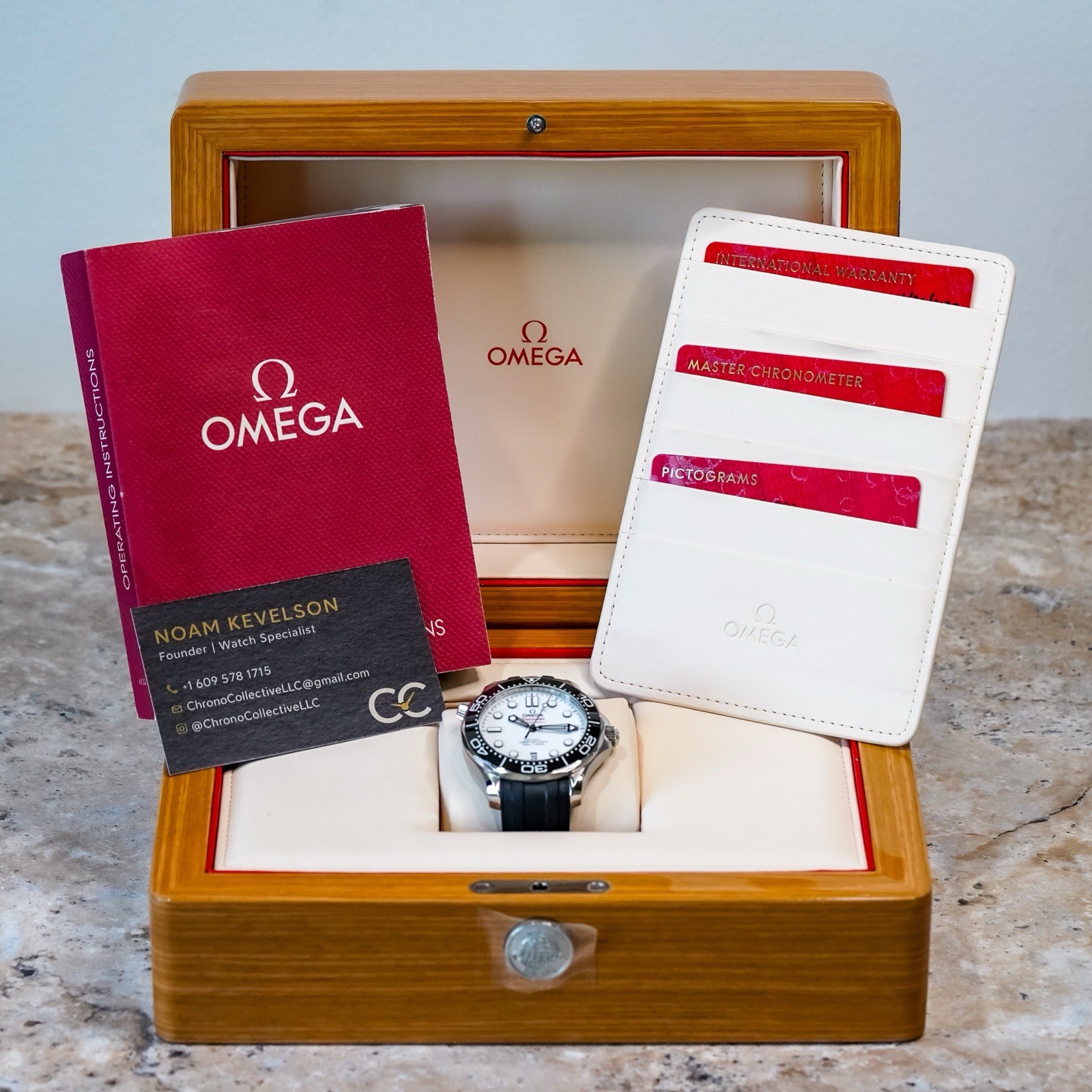 Omega Seamaster Diver 300M 210.32.42.20.04.001 42mm Steel White Dial Box Papers