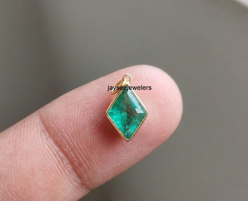 925 Sterling Silver Emerald Unique Antique Shape Jewelry Gift For Mother’s Day