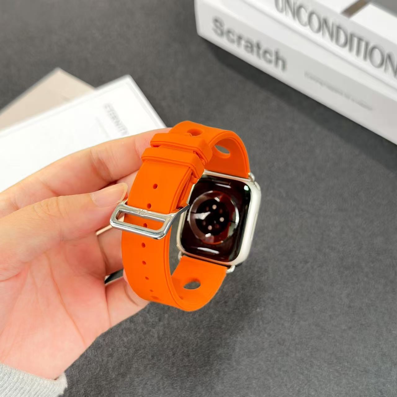 Suitable for Apple Watch – S1-11/Ultra/SE – Perforated Waterproof Silicone Strap
