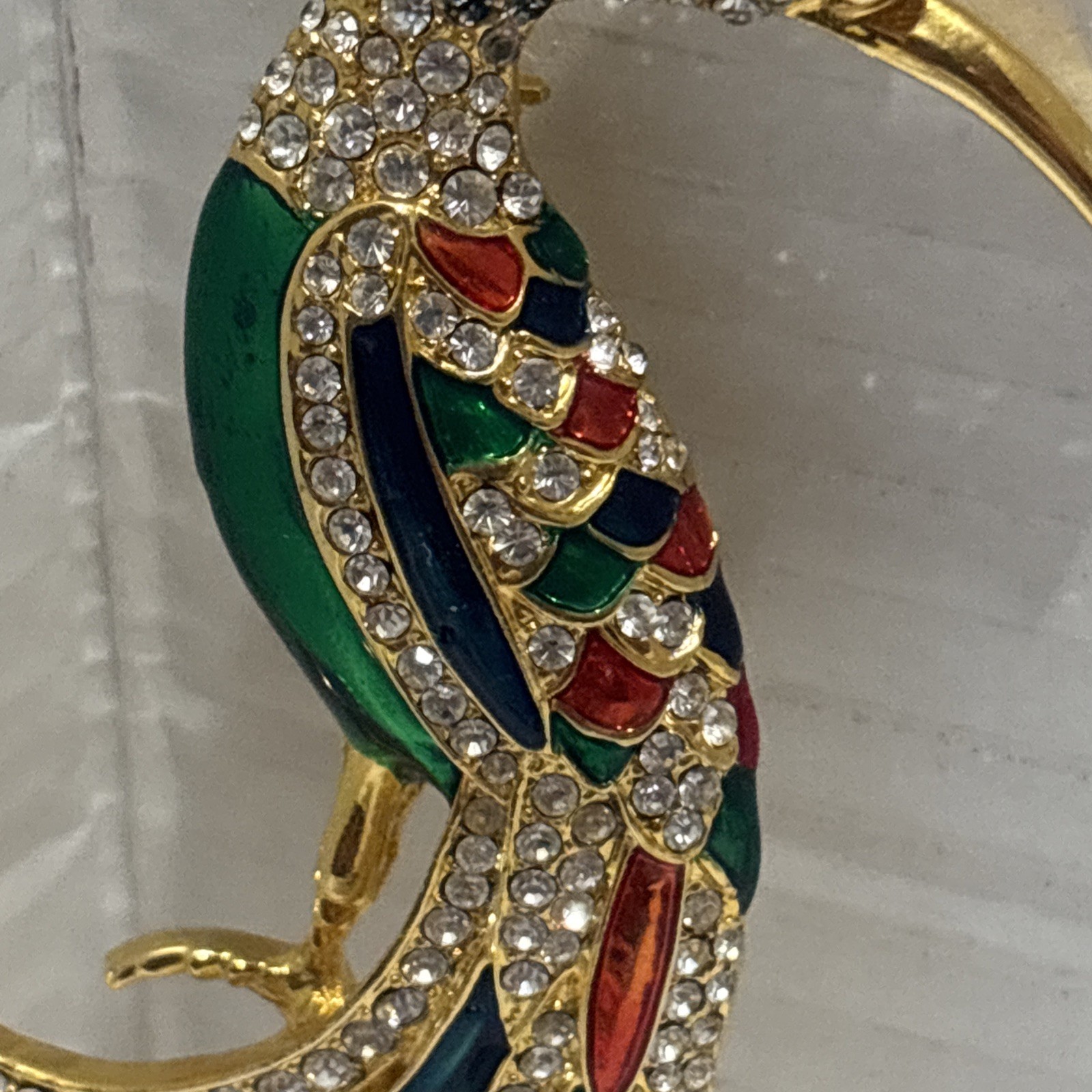 Vtg 1980s rhinestone enamel peacock paradise bird brooch