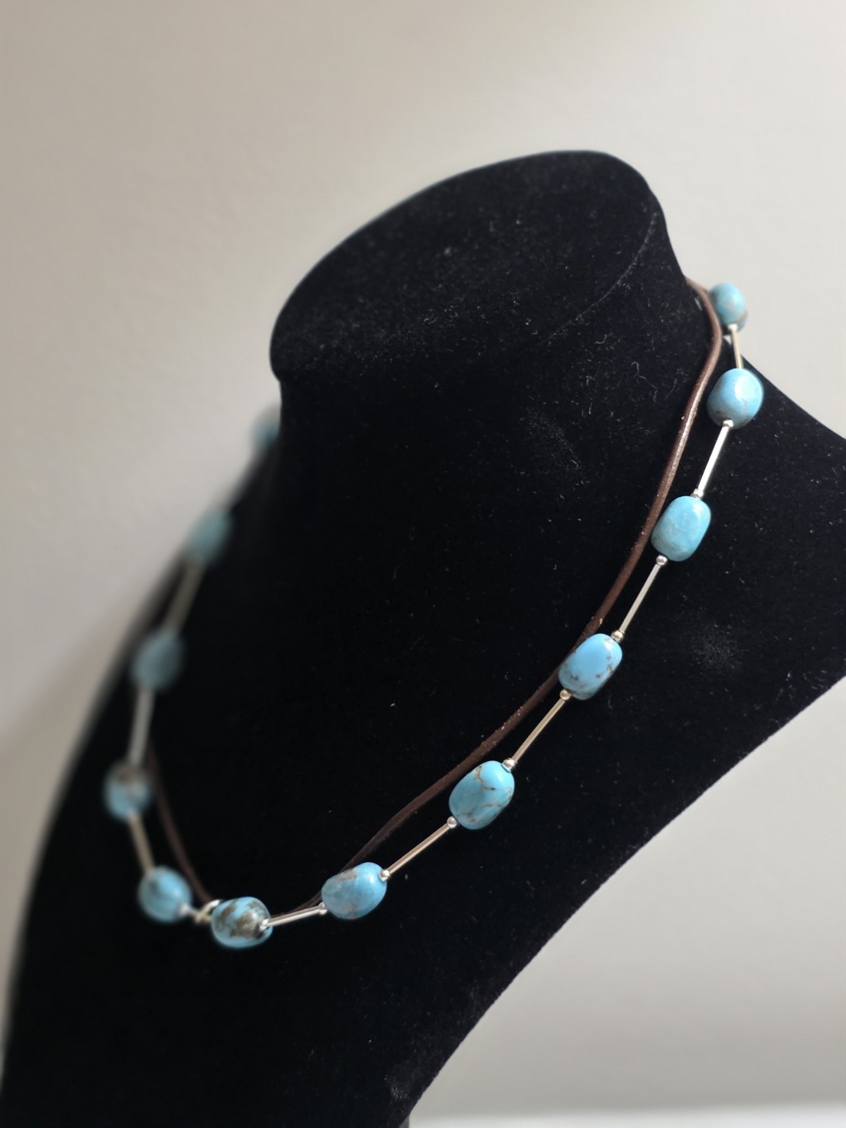 VINTAGE TURQUOISE LIQUID STERLING SILVER 925 NECKLACE Choker. Good Condition.