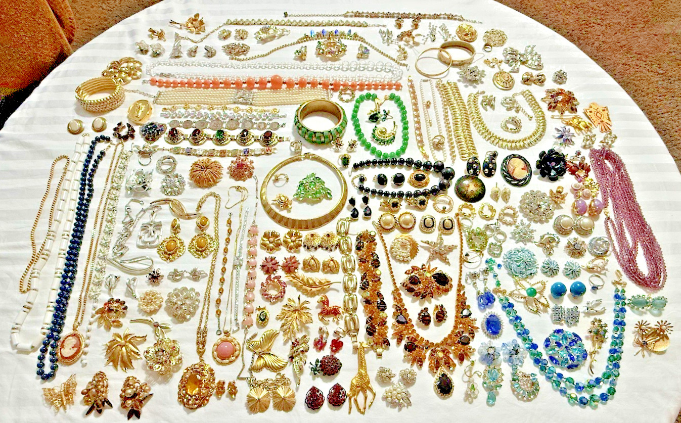 Vtg Jewelry Lot 181 Pcs Juliana, Ciner, Florenza, Trifari, Weiss, Schreiner, BSK