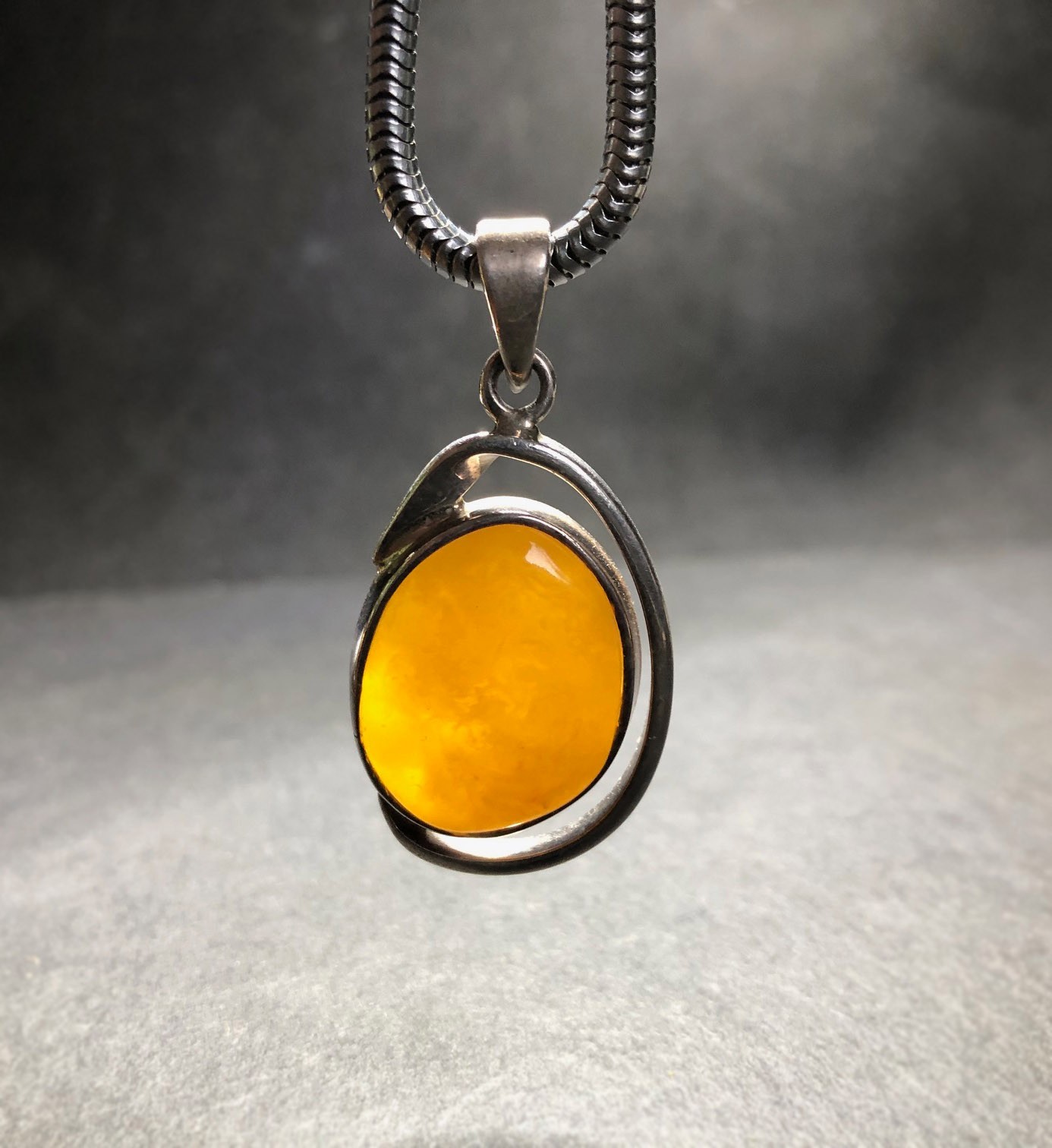 Vintage Natural EGG YOLK BUTTERSCOTCH BALTIC AMBER Sterling Silver Pendant