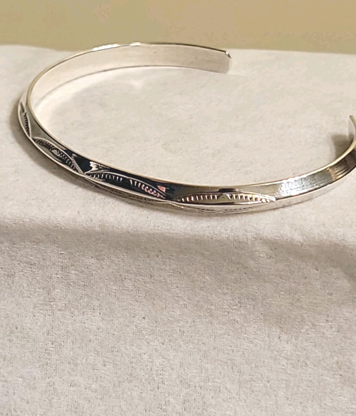 Vintage NAVAJO Sterling Silver Hand Stamped Carinated Cuff Bracelet 9 Grams