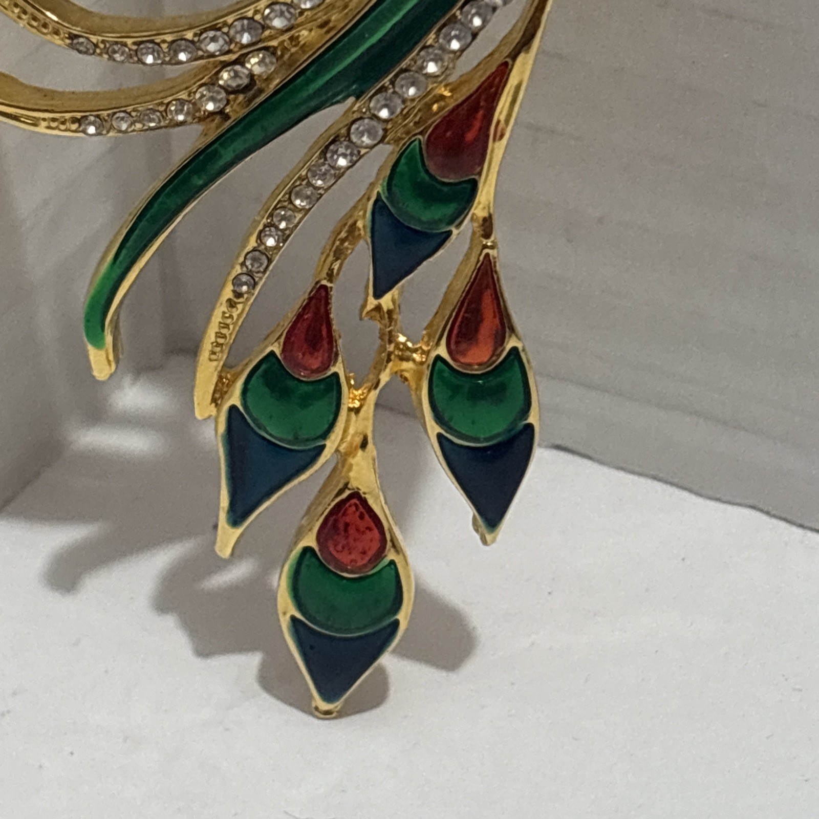 Vtg 1980s rhinestone enamel peacock paradise bird brooch