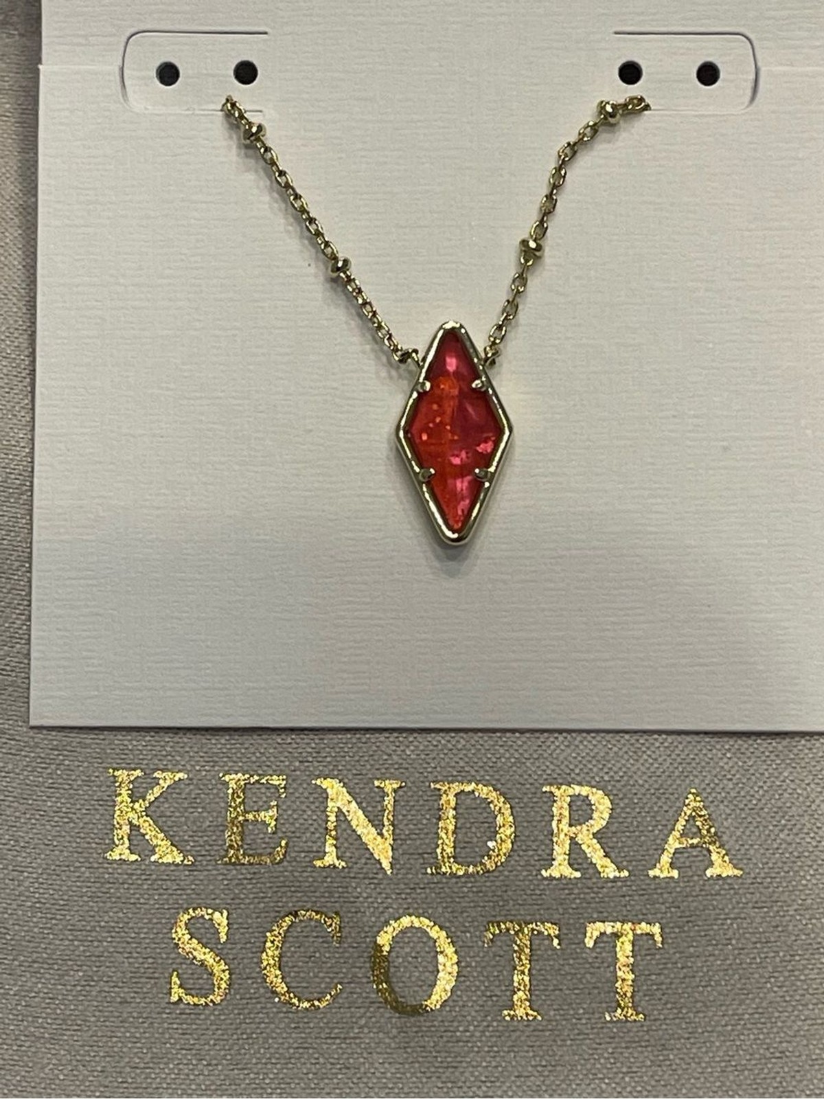 Kendra Scott Kinsley Short pendant Necklace Raspberry Illusion