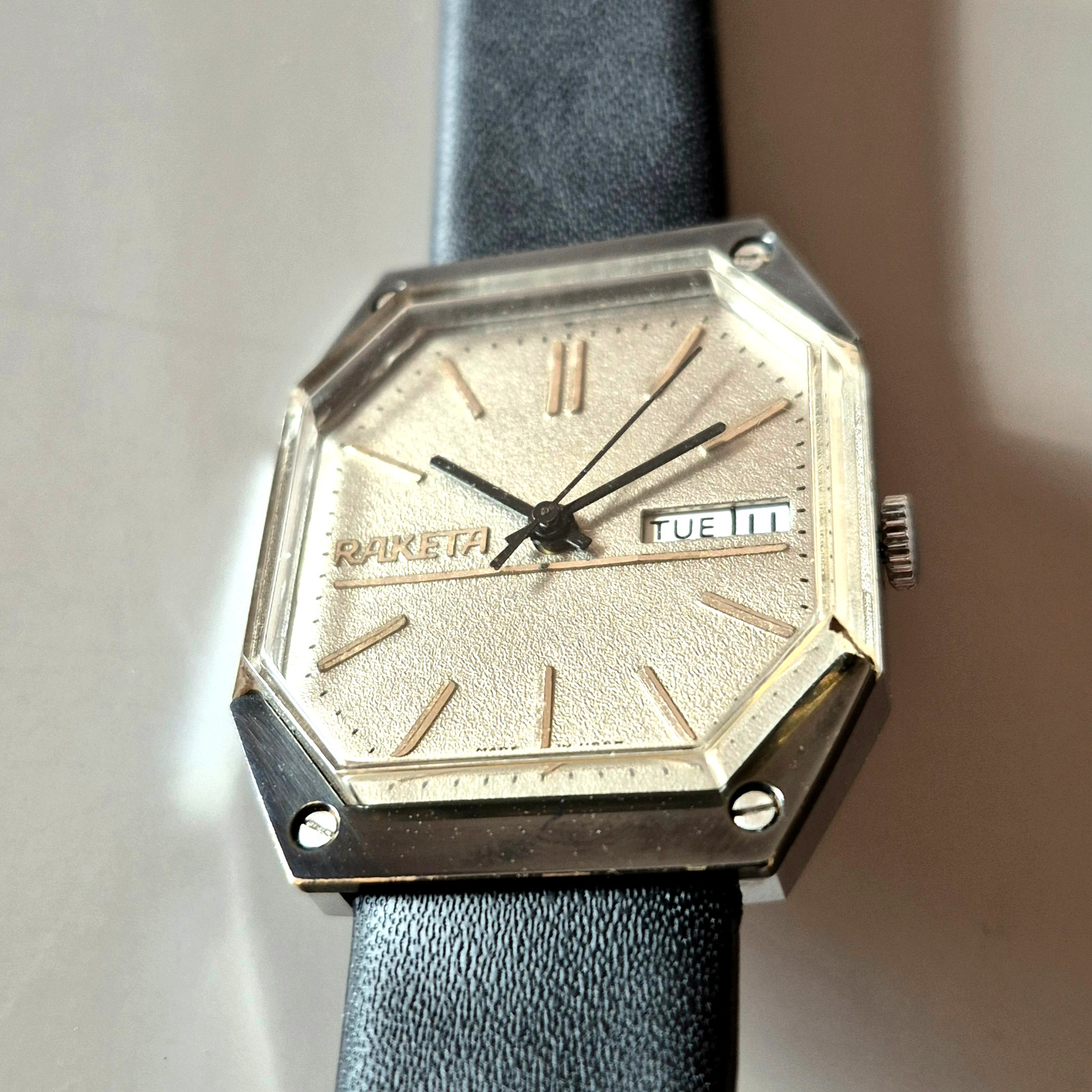 Vintage Raketa Star Wars Soviet Mechanical Watch 2628.H Day Date USSR 18J